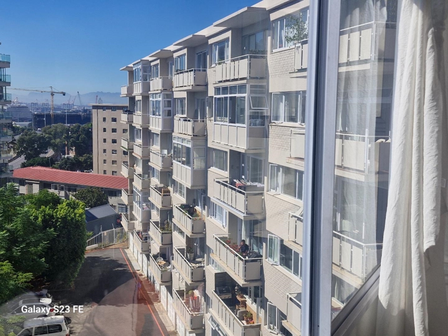 2 Bedroom Property for Sale in Green Point Western Cape